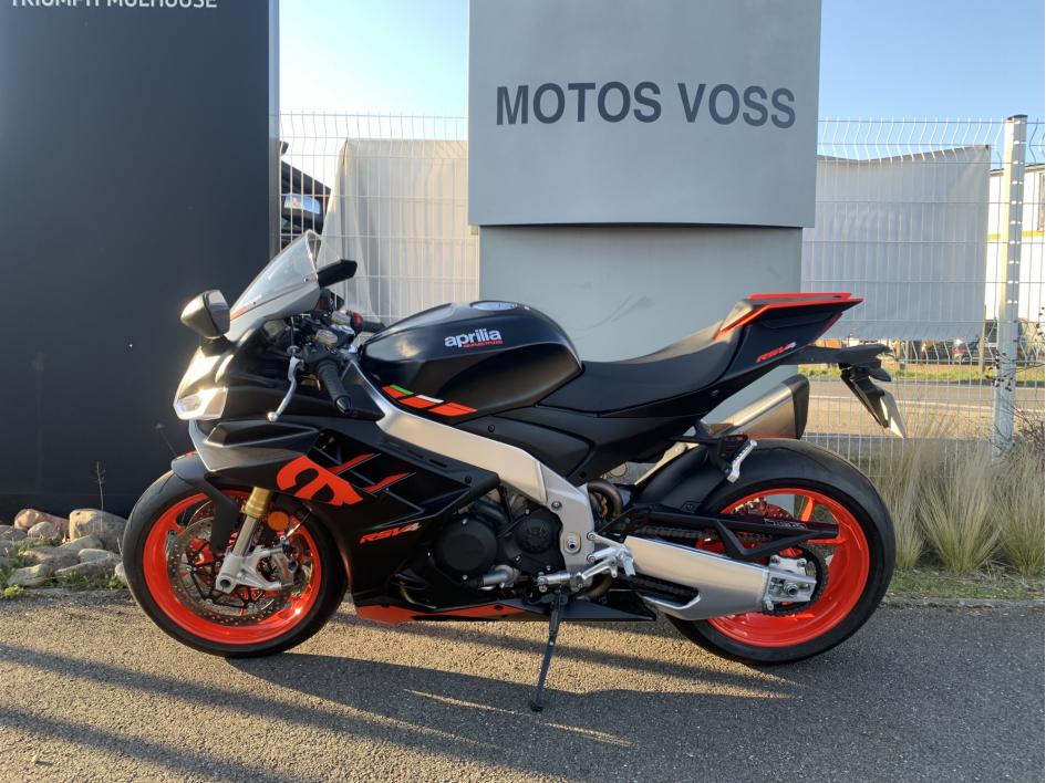 APRILIA RSV4 1100 1ERE MAIN