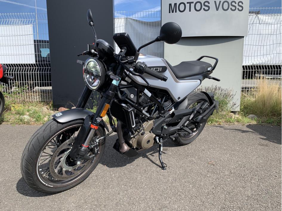 HUSQVARNA 401 VITPILEN A2 1ERE MAIN