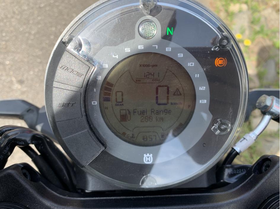 HUSQVARNA 401 VITPILEN A2 1ERE MAIN