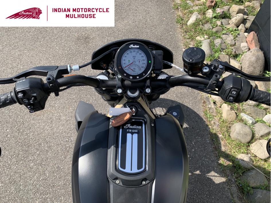 INDIAN FTR RALLY 1200 1ERE MAIN A2