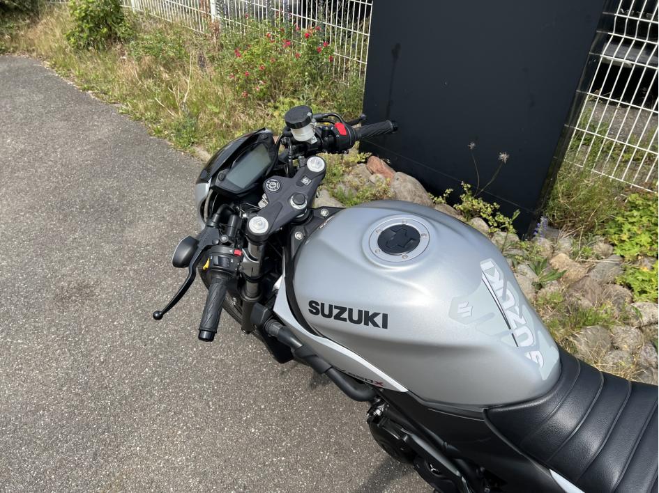 SUZUKI SV 650 X