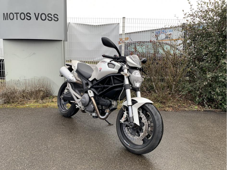 DUCATI MONSTER 696 +