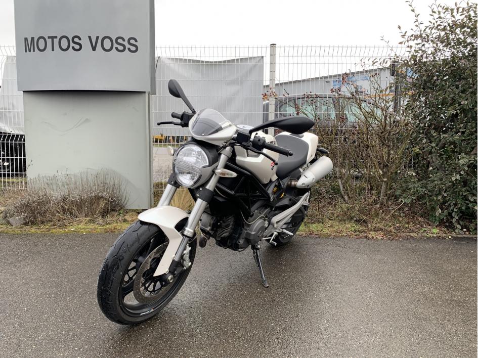 DUCATI MONSTER 696 +