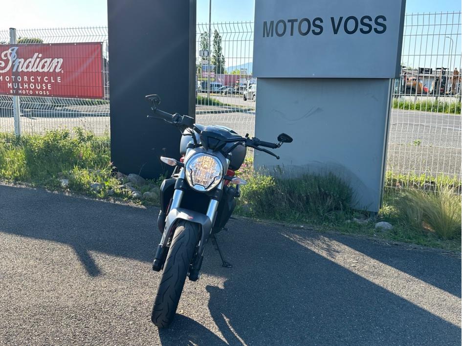 DUCATI MONSTER 821