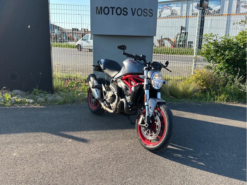 DUCATI MONSTER 821