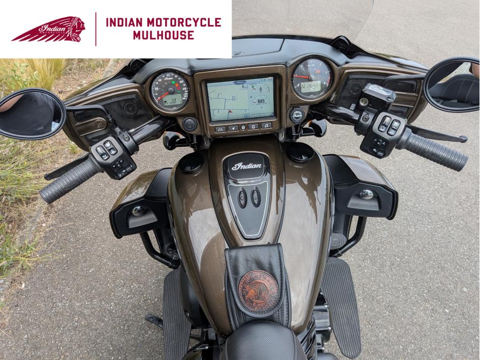 INDIAN ROADMASTER DARK HORSE 1890 1ERE MAIN