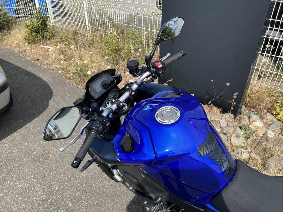 YAMAHA MT-10