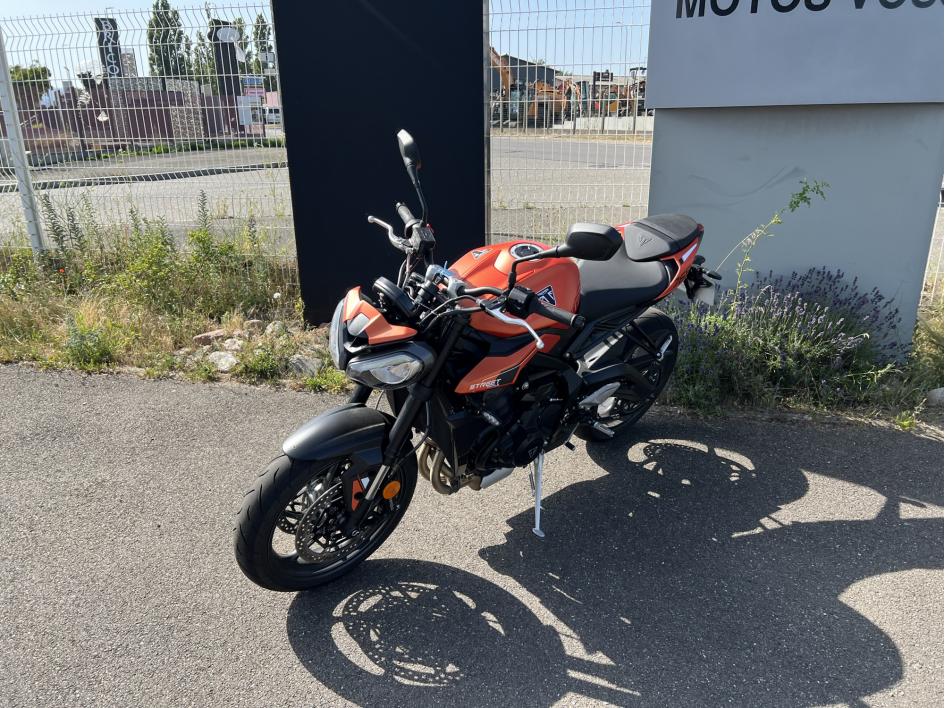 TRIUMPH STREET TRIPLE 765 R A2