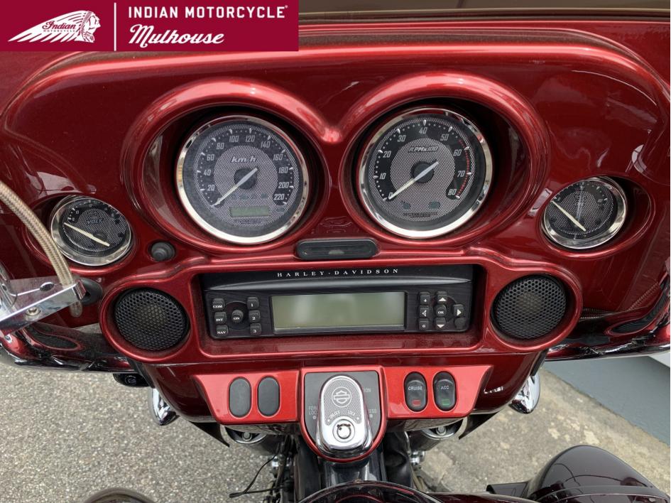 HARLEY-DAVIDSON TOURING STREET GLIDE 1800 ULTRA CVO