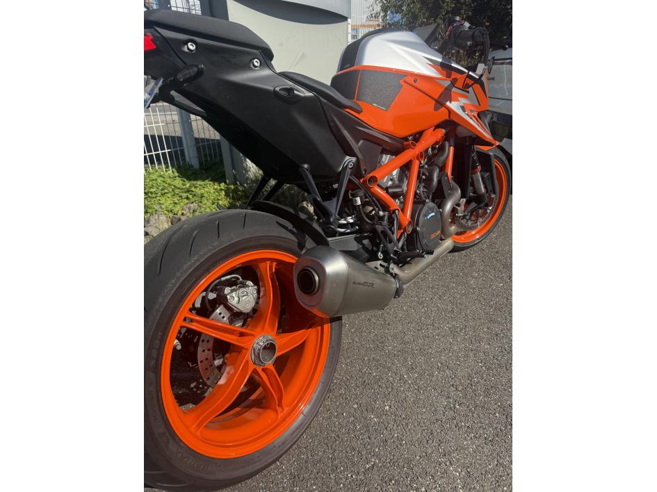 KTM 1290 SUPER DUKE R