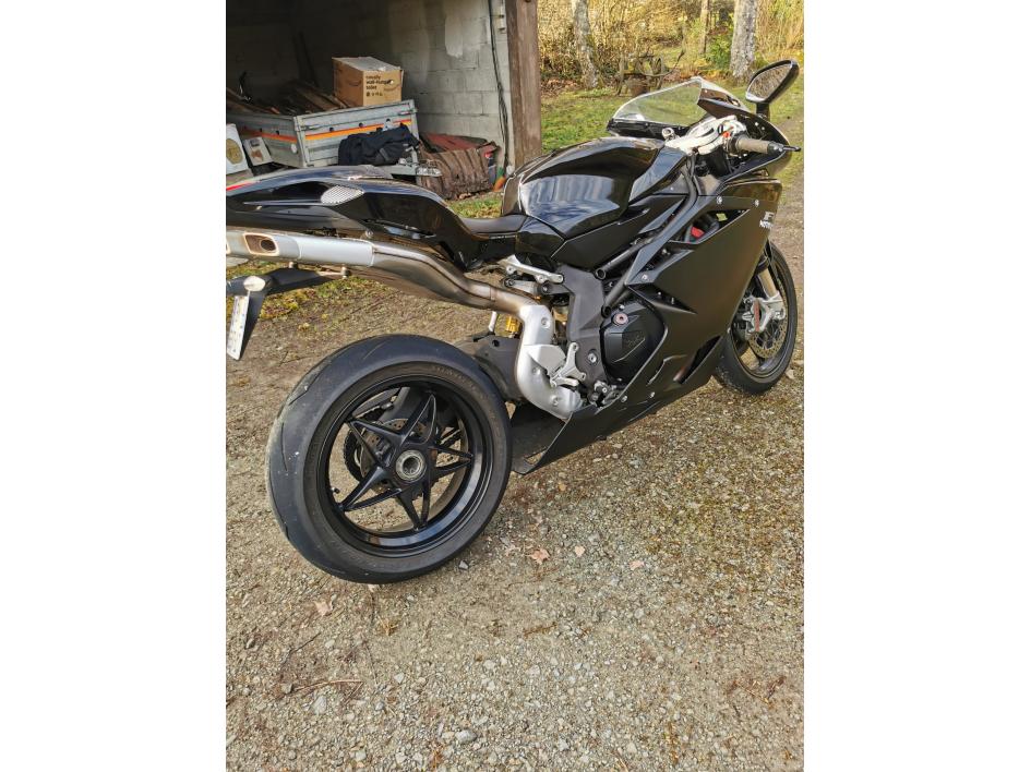 MV AGUSTA F4