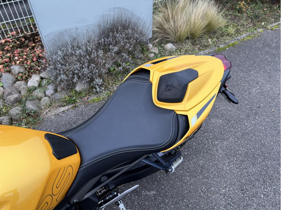 TRIUMPH STREET TRIPLE 765 RS