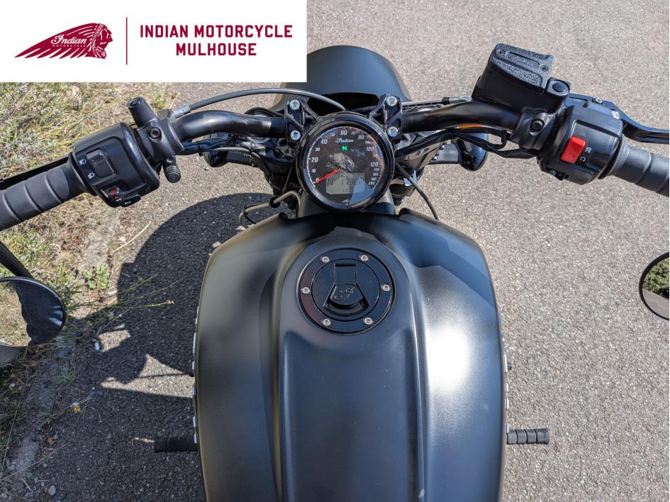 INDIAN SCOUT BOBBER STAGE 1 1ERE MAIN JEKILL AND HYDE
