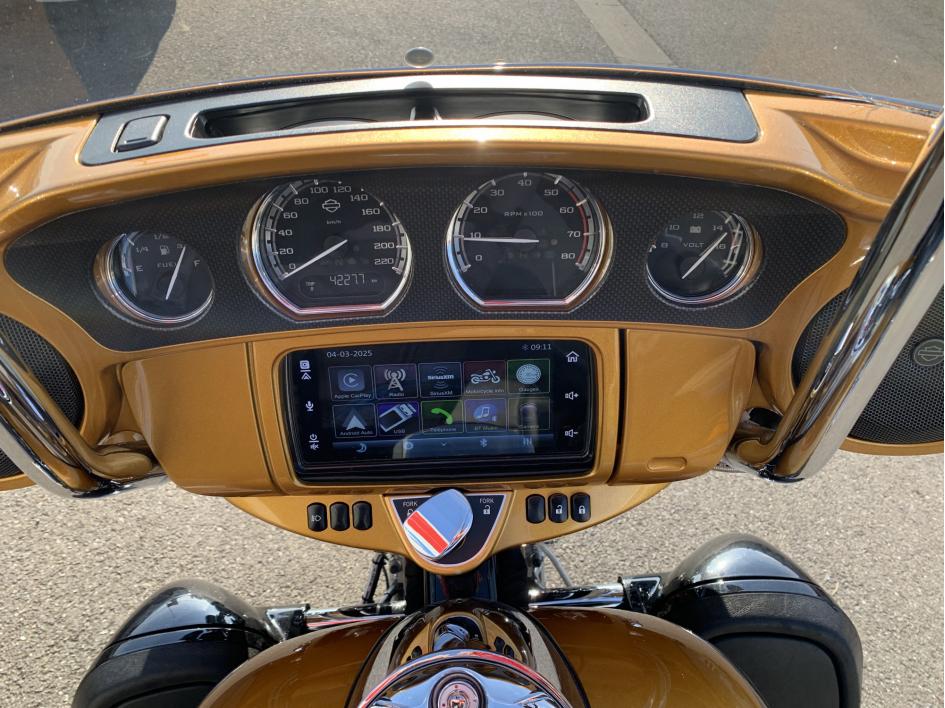 HARLEY-DAVIDSON TOURING ELECTRA ULTRA 1800 LIMITED CVO