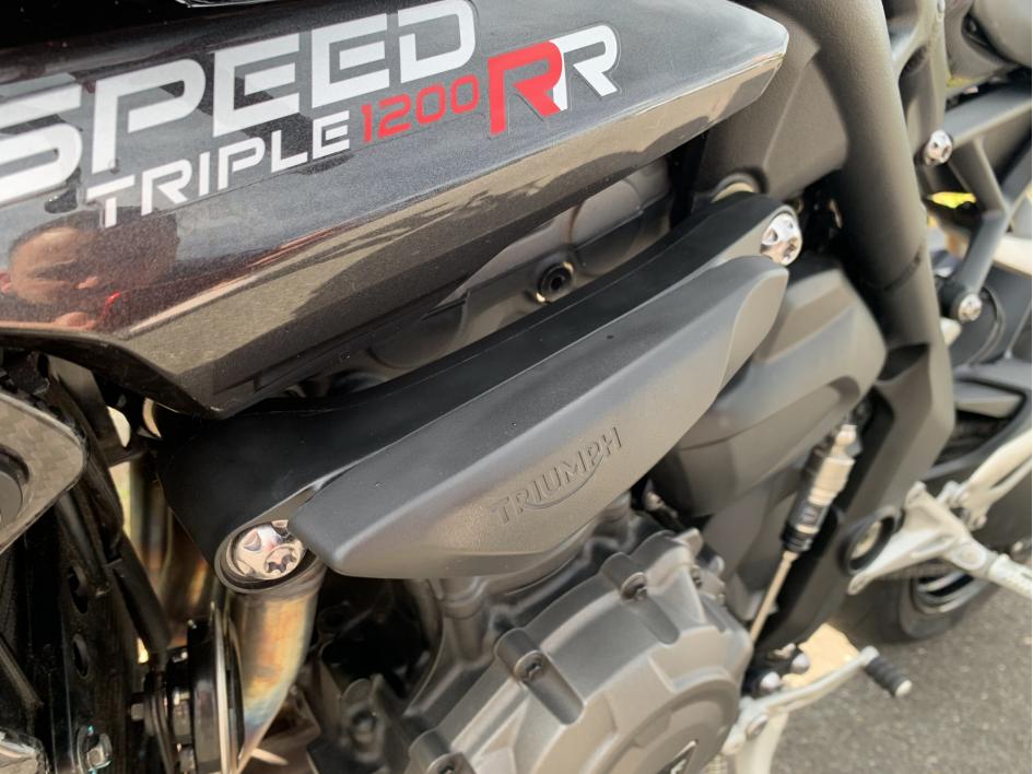 TRIUMPH SPEED TRIPLE 1200 RR 1ERE MAIN DEPOT VENTE 