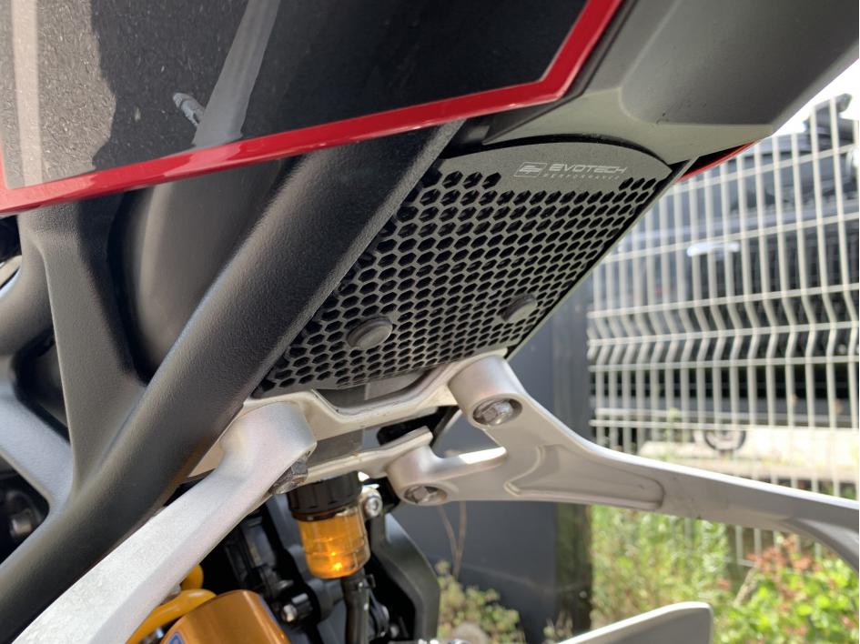 TRIUMPH SPEED TRIPLE 1200 RR 1ERE MAIN DEPOT VENTE 