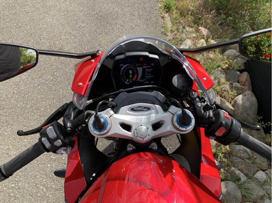 TRIUMPH SPEED TRIPLE 1200 RR 1ERE MAIN DEPOT VENTE 