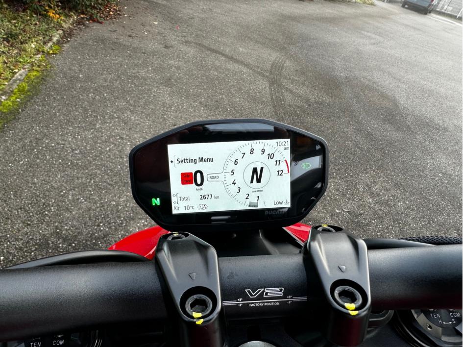 DUCATI Streetfighter V2