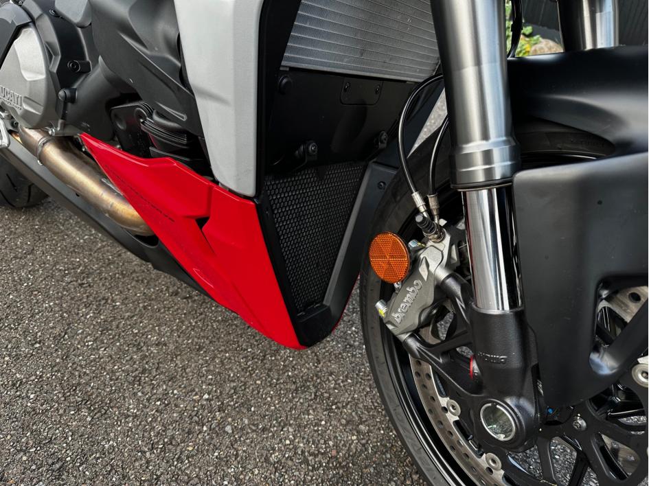 DUCATI Streetfighter V2