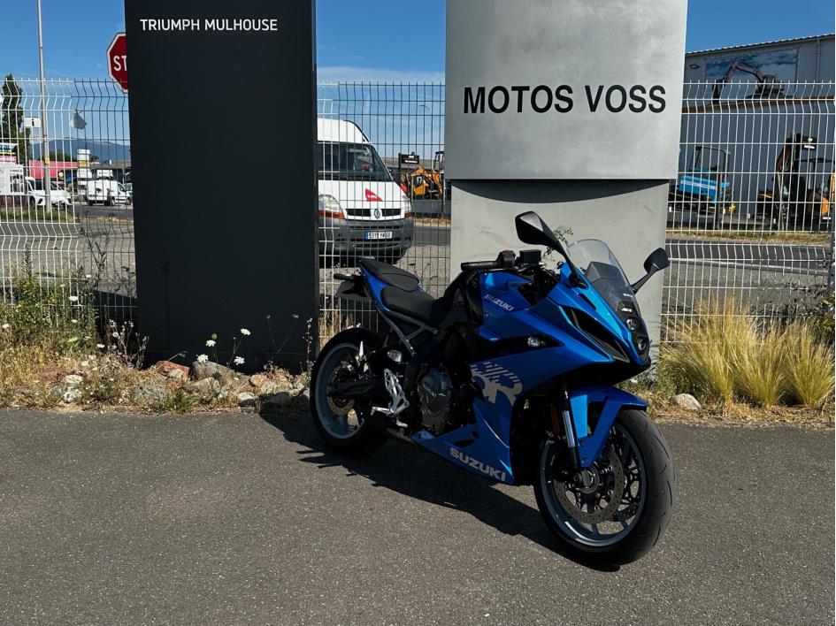 SUZUKI GSX-8R
