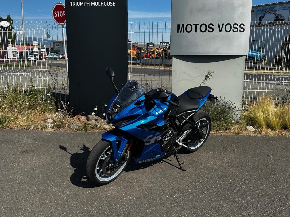 SUZUKI GSX-8R